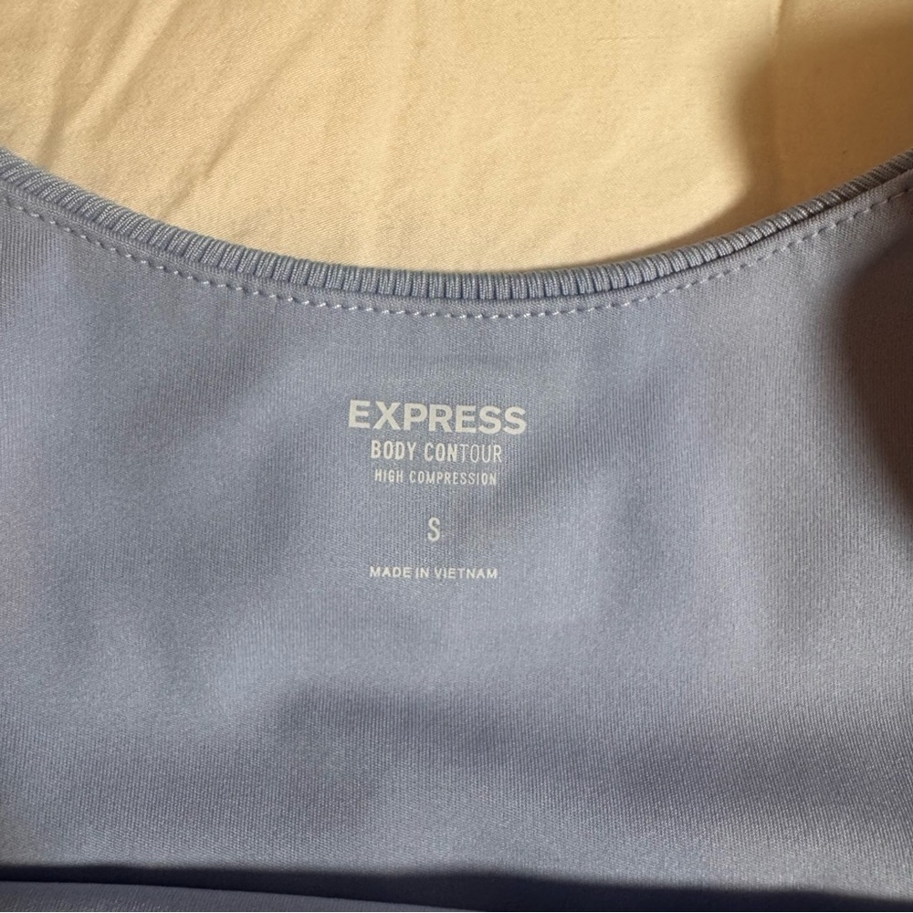 Express Body Contour High Compression Ribbed Scoop Neck Bodysuit - Picture 3 of 6
